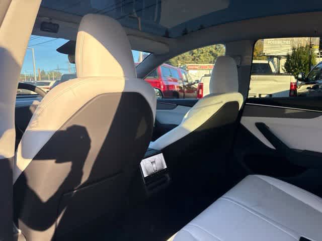 Used 2026 Tesla Model Y AWD image 11