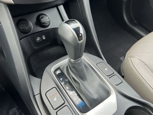 Used 2017 Hyundai Santa Fe Limited image 23