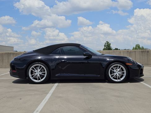 Certified 2025 Porsche 911 Carrera RWD image 9