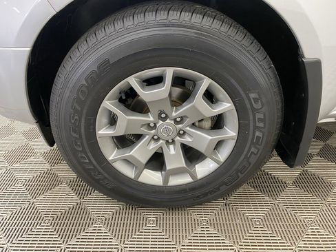 Used 2020 Nissan Frontier SV image 6