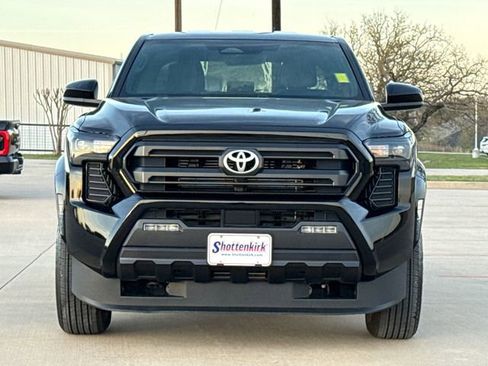 Used 2025 Toyota Tacoma SR5 RWD image 2