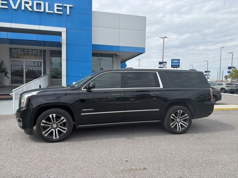 Used 2018 GMC Yukon XL Denali w/ Enhanced Security Package image 16