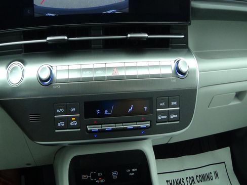 Used 2025 Hyundai Kona SEL FWD image 24