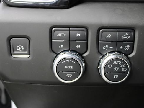 Used 2025 GMC Sierra 3500 Denali w/ Denali Reserve Package AWD/4WD image 61
