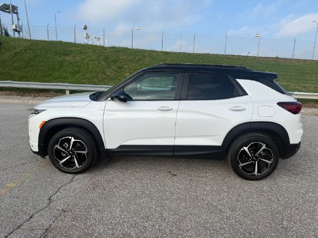 Used 2023 Chevrolet TrailBlazer RS w/ Sun and Liftgate Package AWD/4WD image 5