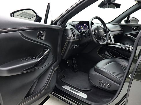 Used 2021 Aston Martin DBX AWD/4WD image 43