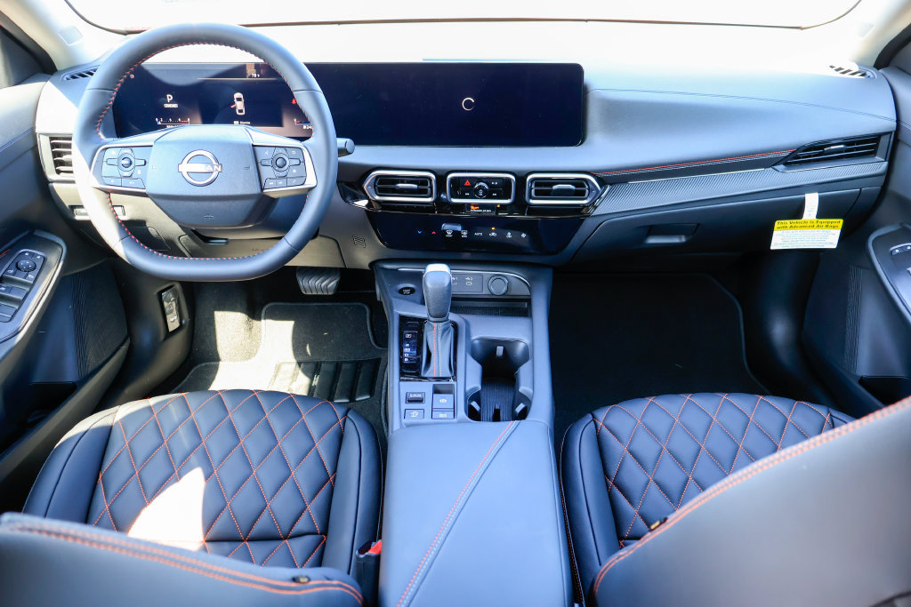 New 2026 Nissan Sentra SR w/ Floor Mat Package FWD image 6