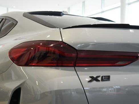 Used 2026 BMW X6 xDrive40i w/ Premium Package AWD/4WD image 9