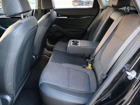 Used 2025 Kia Seltos S FWD image 12