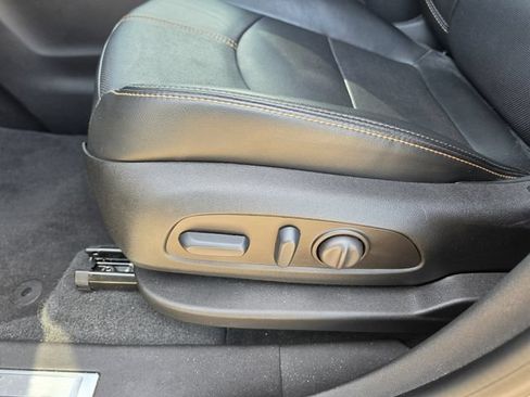 Used 2024 Chevrolet Equinox Premier FWD image 17
