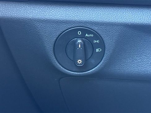 Used 2020 Volkswagen Jetta SE image 30