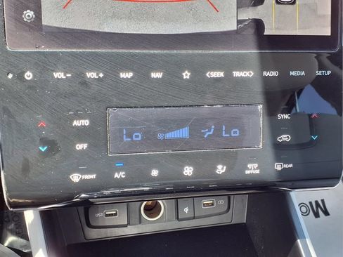 Used 2024 Hyundai Tucson Limited FWD image 11