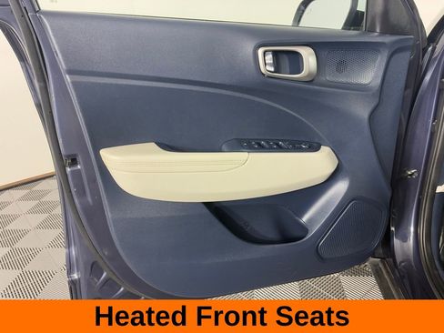 Used 2022 Hyundai Venue Limited image 10