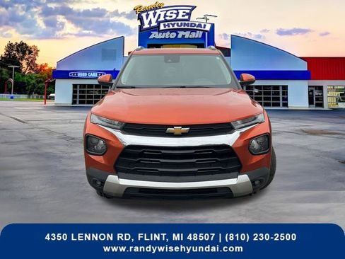 Used 2023 Chevrolet TrailBlazer LT w/ Convenience Package AWD/4WD image 8