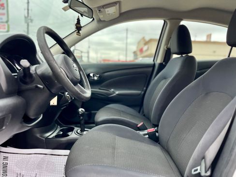 Used 2013 Nissan Versa SV image 5