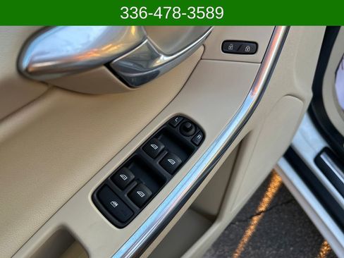 Used 2016 Volvo XC60 T5 Premier image 11