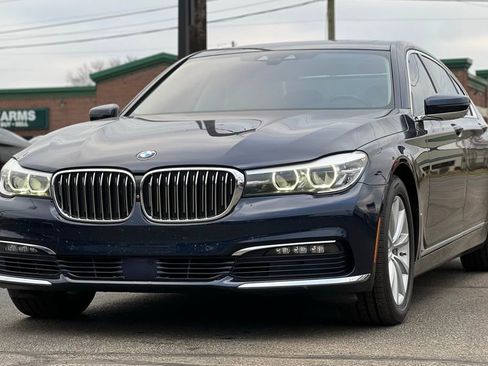 Used 2016 BMW 740i image 13