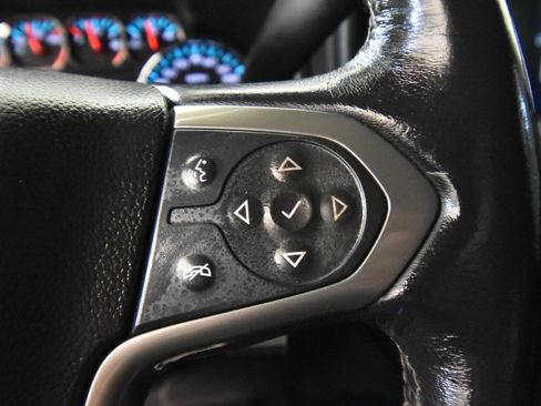Used 2018 Chevrolet Silverado 1500 High Country image 29