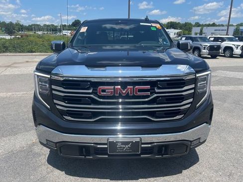 Used 2023 GMC Sierra 1500 SLT AWD/4WD image 2
