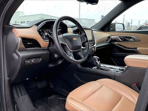 Used 2023 Chevrolet Traverse Premier image 8