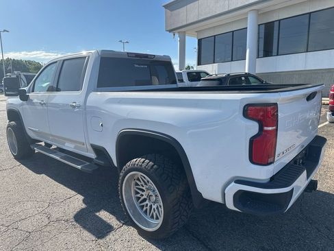 Used 2024 Chevrolet Silverado 2500 High Country AWD/4WD image 5