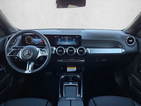 New 2026 Mercedes-Benz GLB 250 image 14