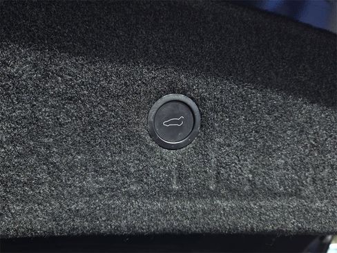 Used 2022 Tesla Model S image 27