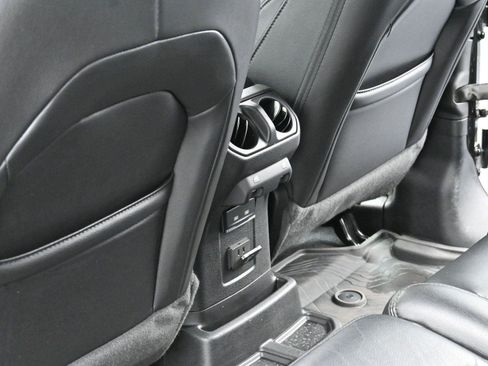 Used 2022 Jeep Wrangler Unlimited Sahara image 27