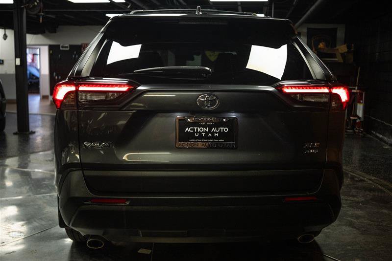 Used 2022 Toyota RAV4 XLE Premium AWD/4WD image 6