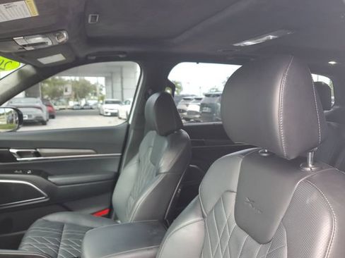 Certified 2025 Kia Telluride SX Prestige X-Line AWD/4WD image 17