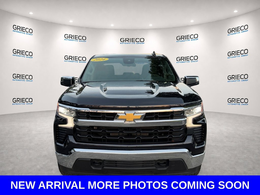 Used 2024 Chevrolet Silverado 1500 LT AWD/4WD image 2