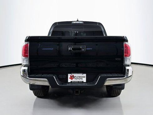 Certified 2021 Toyota Tacoma TRD Off-Road AWD/4WD image 6