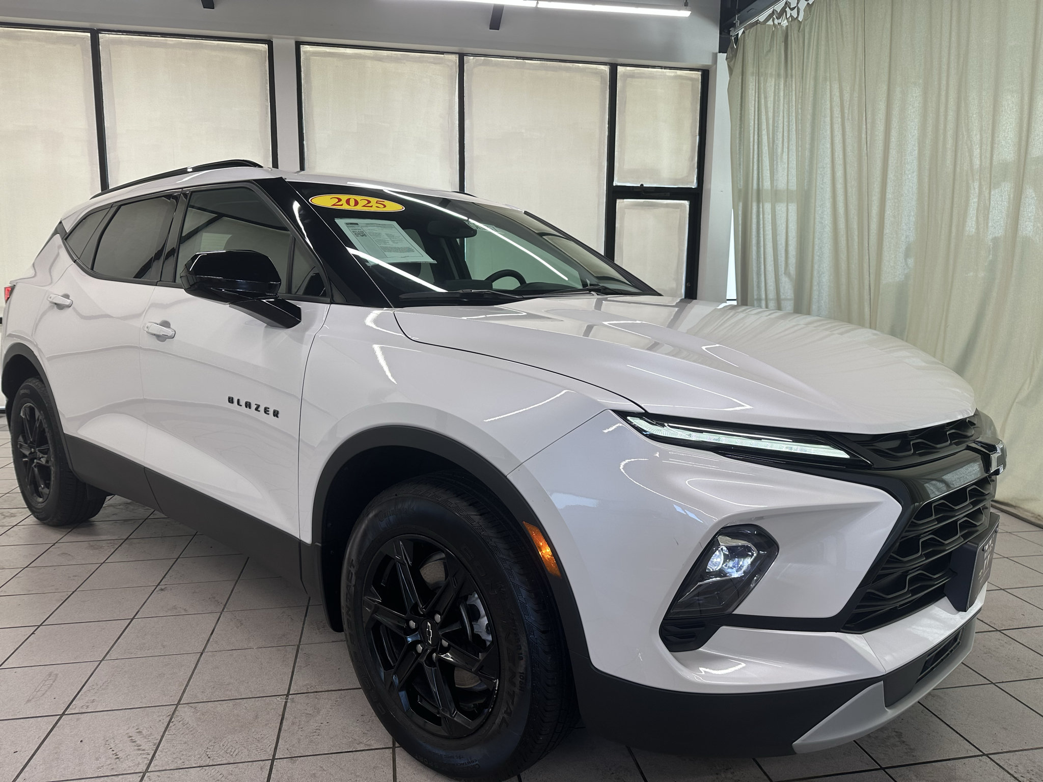 Certified 2025 Chevrolet Blazer LT w/ Convenience Package AWD/4WD image 2