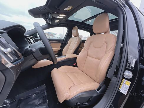 Used 2023 Volvo S90 B6 Ultimate image 13