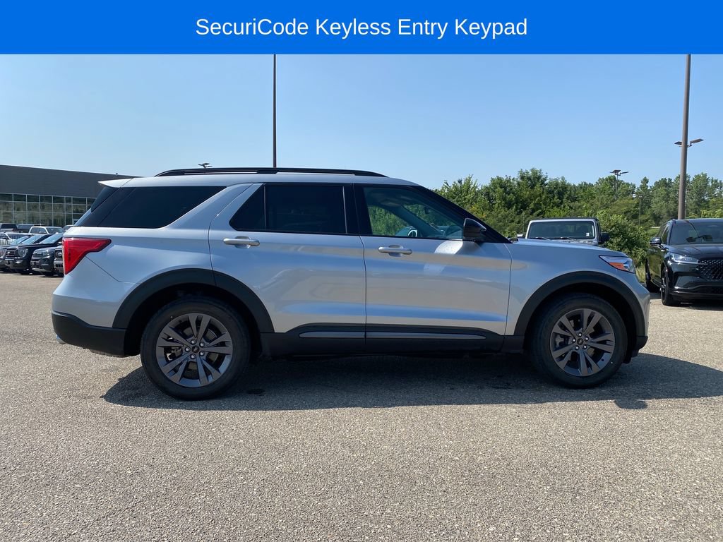 Used 2023 Ford Explorer XLT w/ Equipment Group 202A AWD/4WD image 7