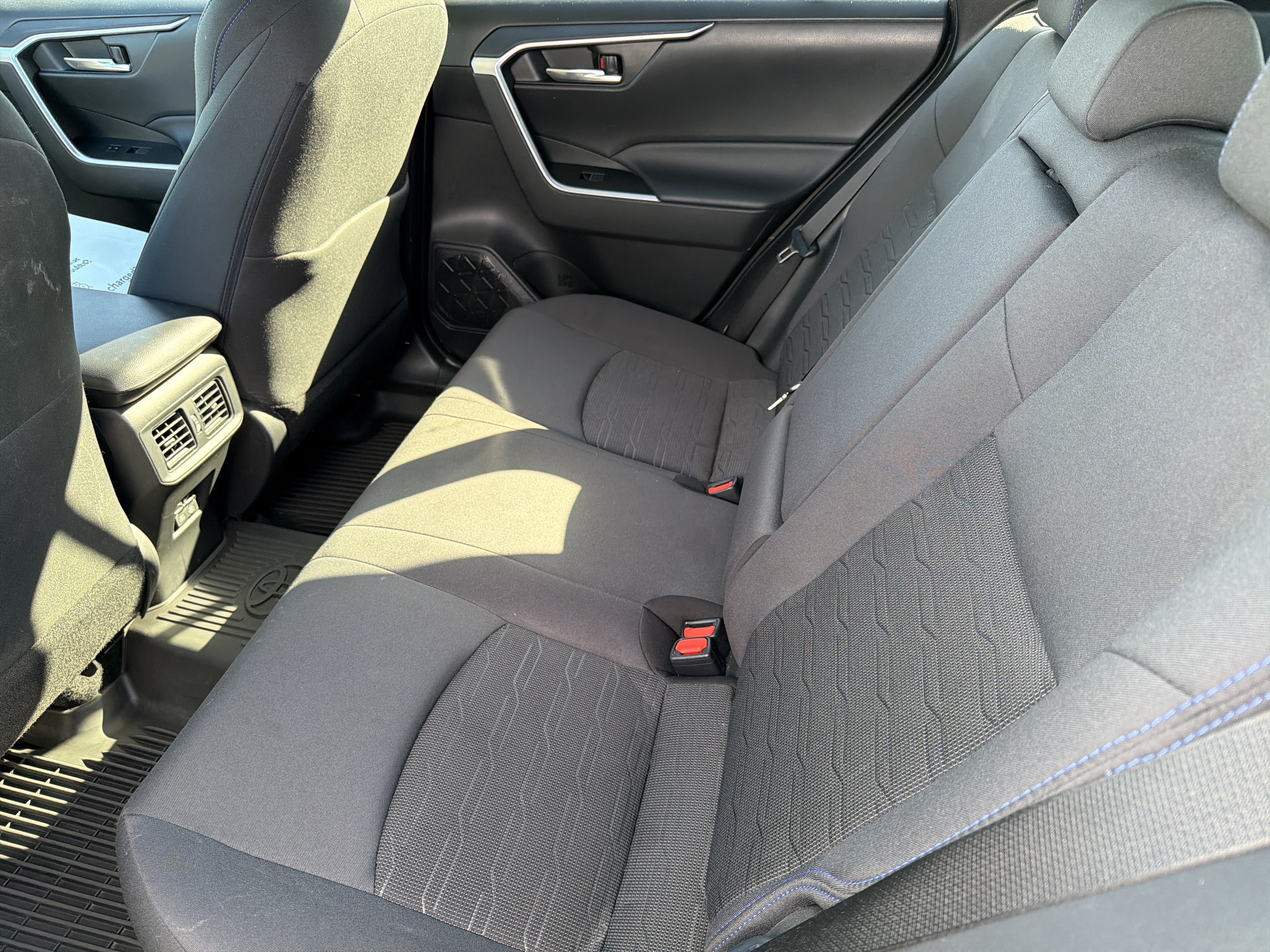 Used 2022 Toyota RAV4 SE w/ Convenience Package AWD/4WD image 25