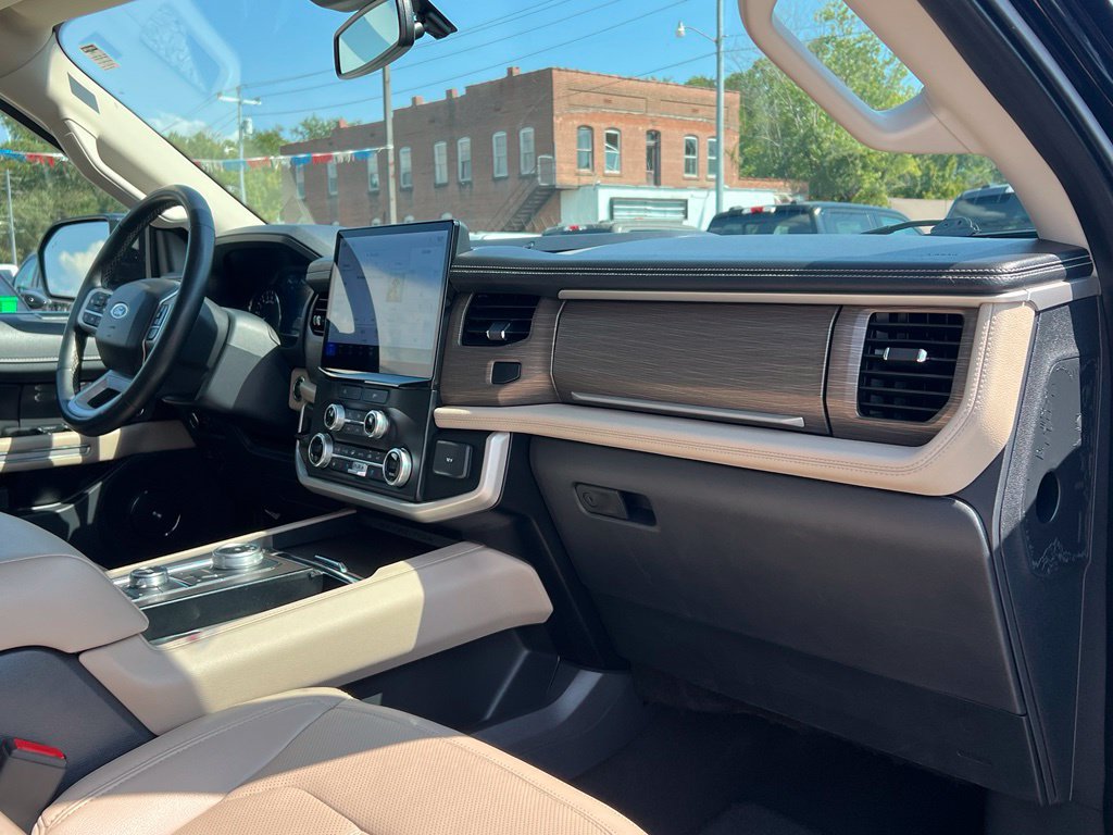 Used 2024 Ford Expedition Max Limited AWD/4WD image 22