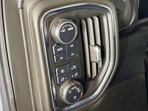 Used 2022 Chevrolet Silverado 1500 LT Trail Boss w/ Bed Protection Package AWD/4WD image 10