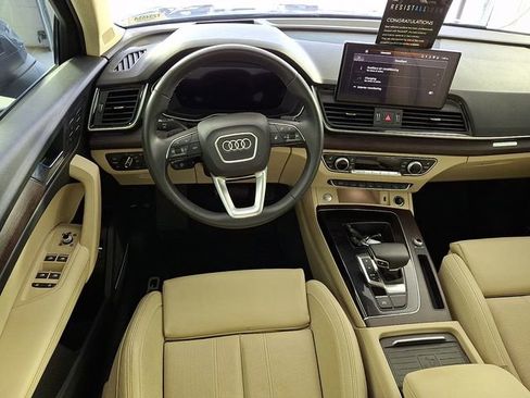 Used 2024 Audi Q5 e Prestige w/ Prestige Package image 10