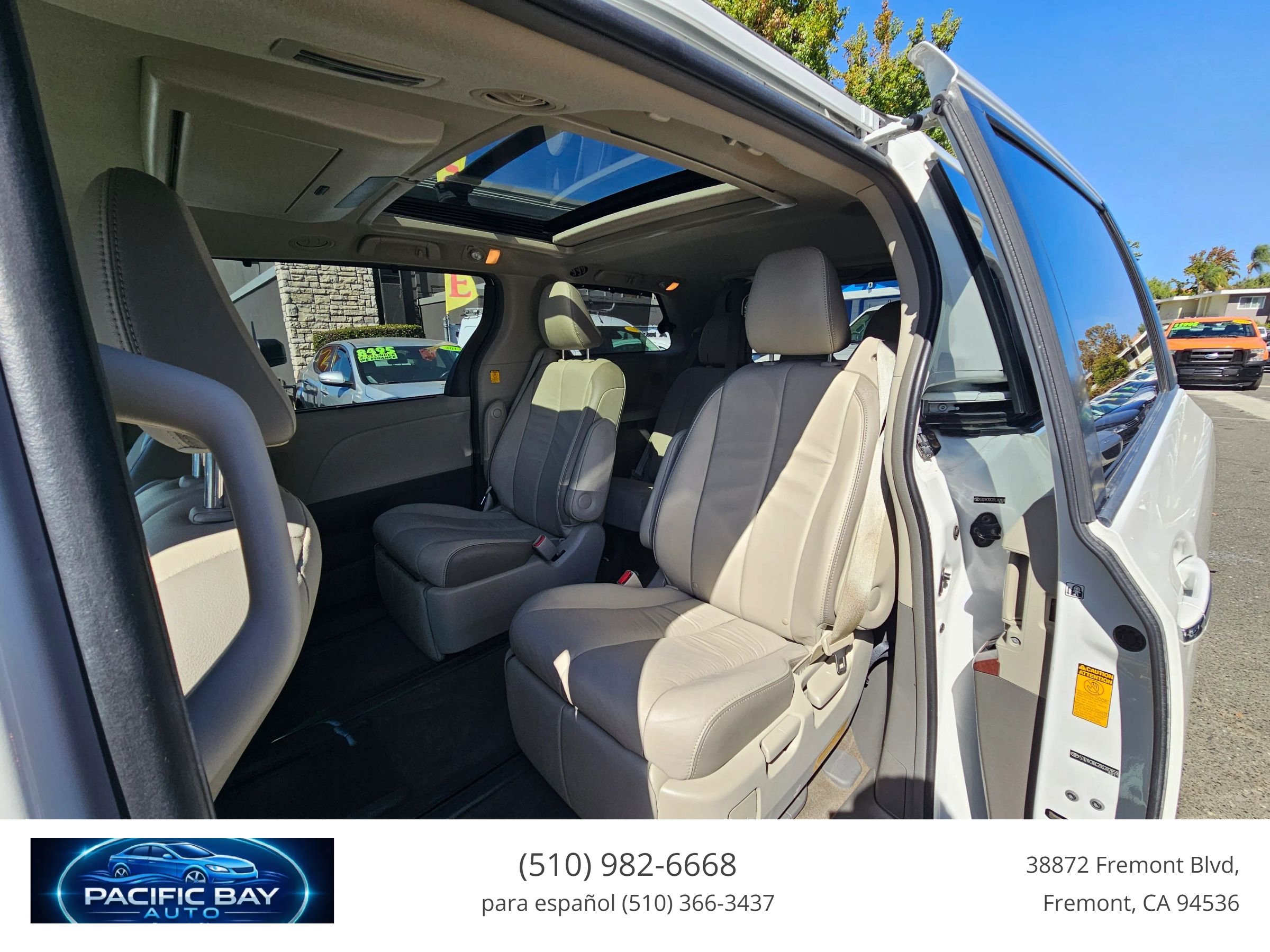 Used 2013 Toyota Sienna Limited w/ Premium Pkg FWD image 16