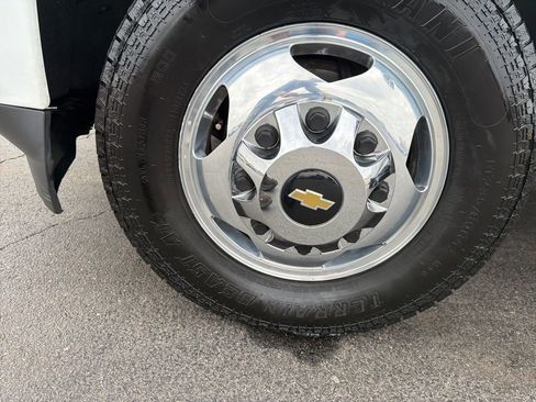 Used 2017 Chevrolet Silverado 3500 High Country w/ Duramax Plus Package image 9