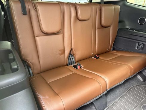 Used 2024 Subaru Ascent Touring AWD/4WD image 9
