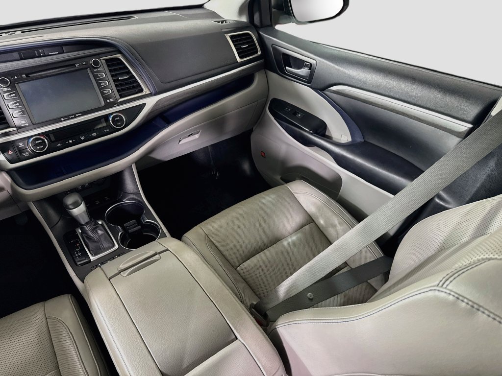 Certified 2018 Toyota Highlander Limited AWD/4WD image 27