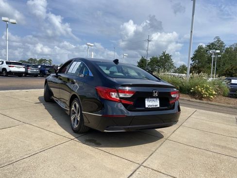 Used 2018 Honda Accord EX-L image 9