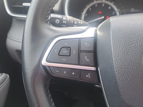 Used 2022 Toyota Highlander XLE image 19