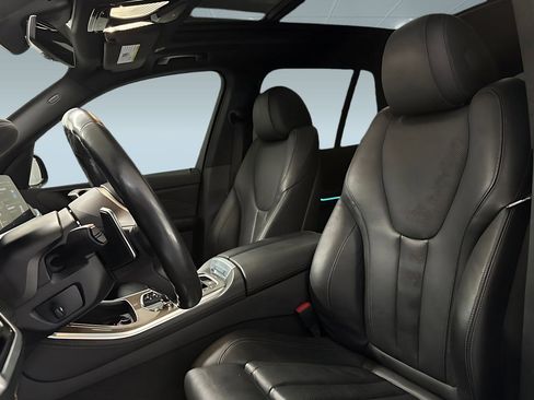 Certified 2022 BMW X5 xDrive40i w/ M Sport Package image 22