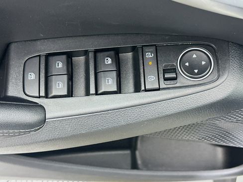 Used 2025 Kia Seltos S image 15