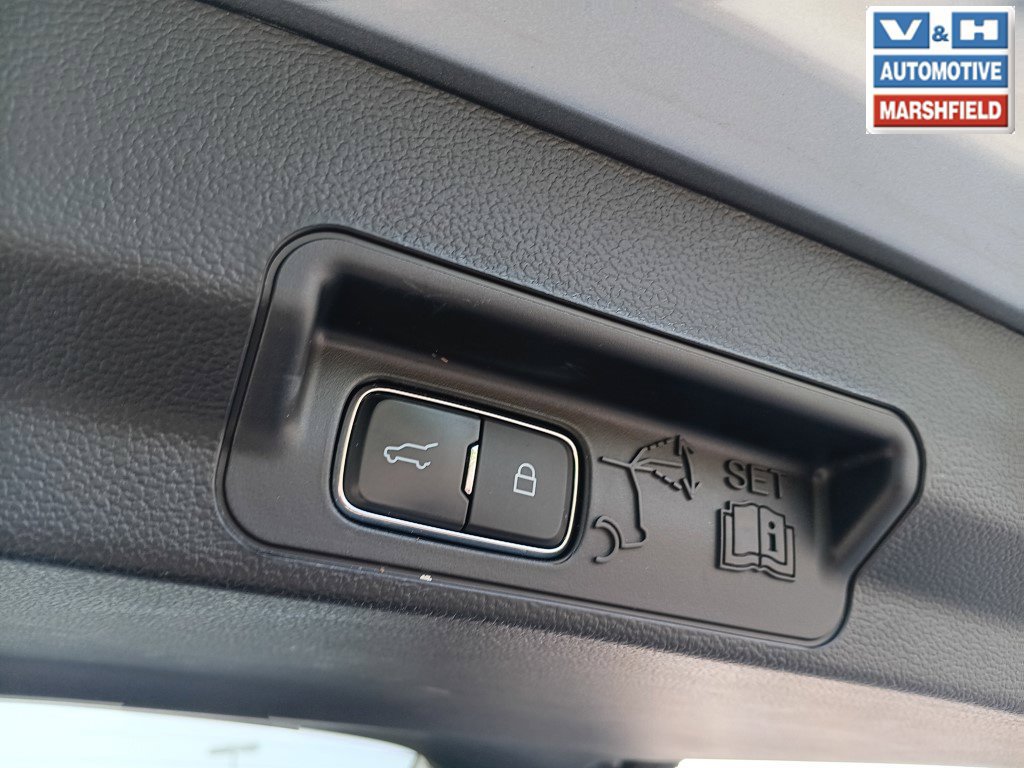 Used 2023 Ford Explorer XLT w/ Equipment Group 202A AWD/4WD image 35