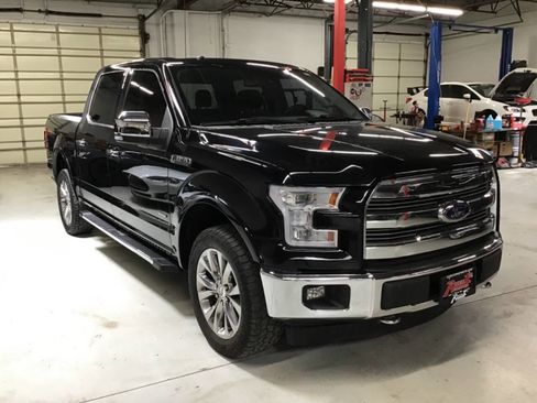 Used 2017 Ford F150 Lariat w/ Equipment Group 502A Luxury AWD/4WD image 3