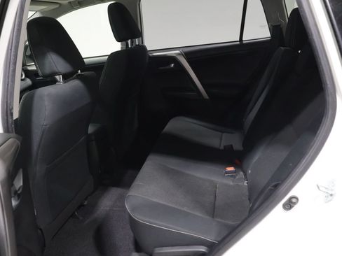 Used 2017 Toyota RAV4 XLE AWD/4WD image 18
